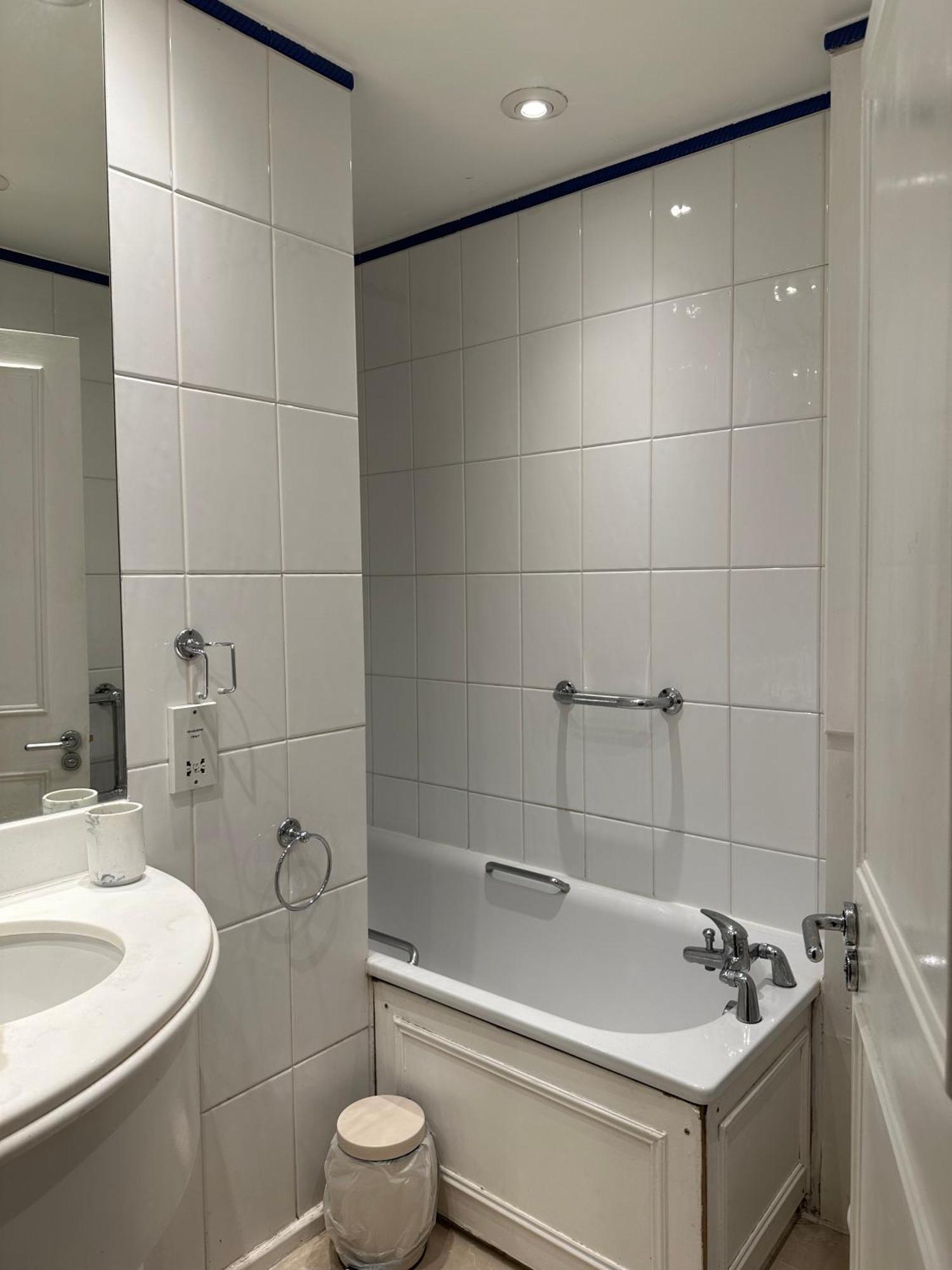 Prime Location - 2 Beds 3 Bath Flat Knightsbridge Apartament *