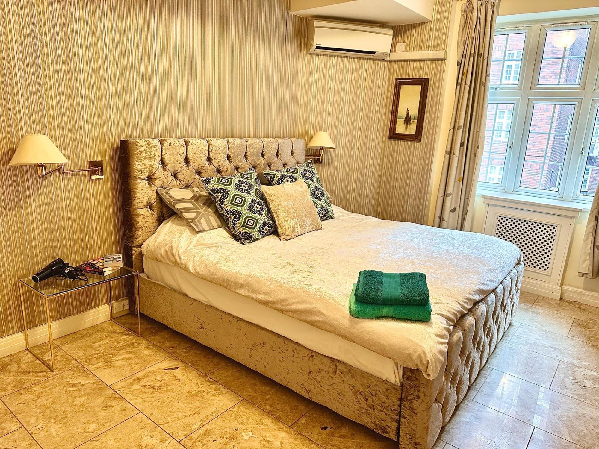 Prime Location - 2 Beds 3 Bath Flat Knightsbridge Londra