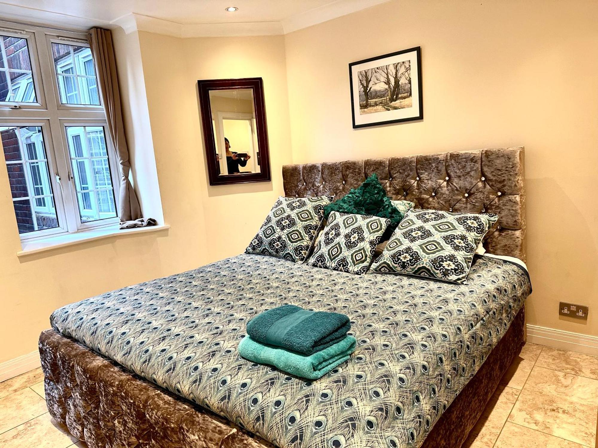 Prime Location - 2 Beds 3 Bath Flat Knightsbridge Apartament *